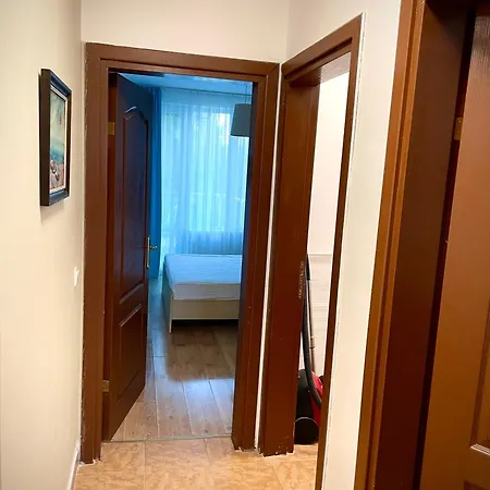 Budget First Sea Line Apt. Flora *