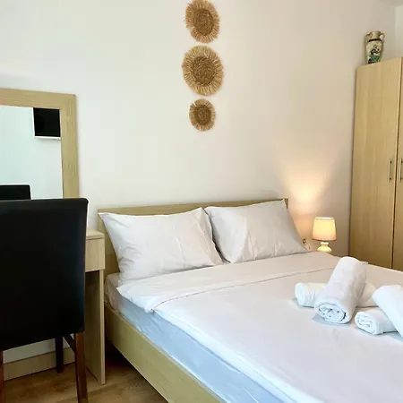 Apartament Budget First Sea Line Apt. Flora Gmina Pomorie