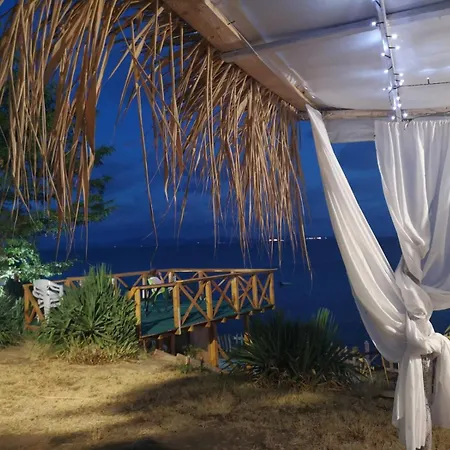 Budget First Sea Line Apt. Flora Apartament *