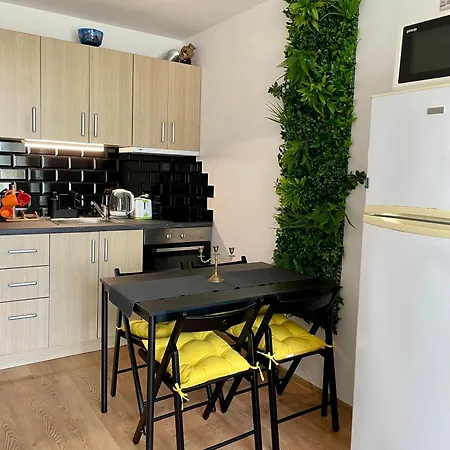 Budget First Sea Line Apt. Flora Apartament