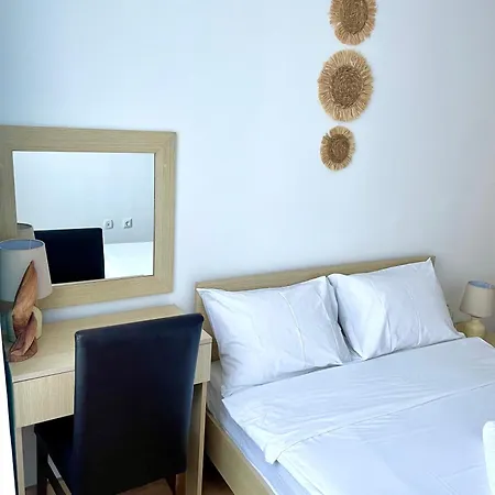 Budget First Sea Line Apt. Flora * Gmina Pomorie