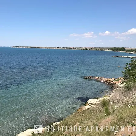 Budget First Sea Line Apt. Flora Apartament