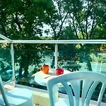 Apartment Budget First Sea Line Apt. Flora Pomorie