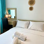 Apartment Budget First Sea Line Apt. Flora Pomorie