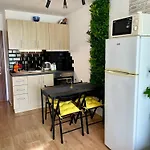 Budget First Sea Line Apt. Flora * Pomorie