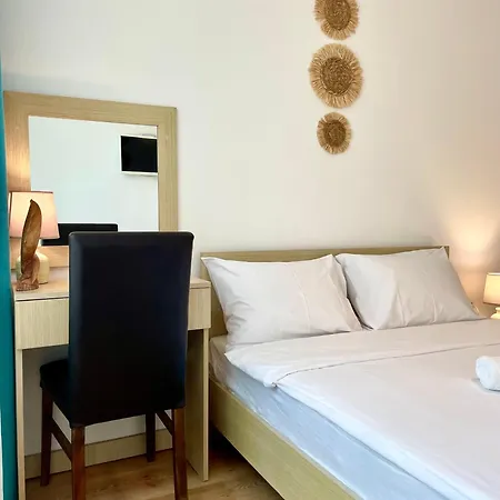 Budget First Sea Line Apt. Flora 아파트