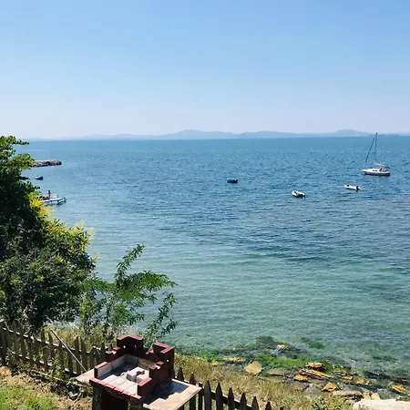 아파트 Budget First Sea Line Apt. Flora *