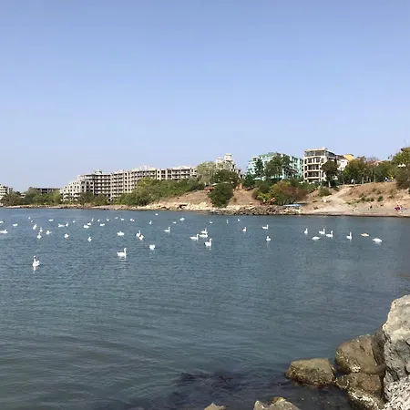 Апартамент First Sea Line Flora, Next To The *