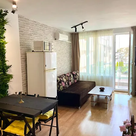 Budget First Sea Line Apt. Flora * 포마리