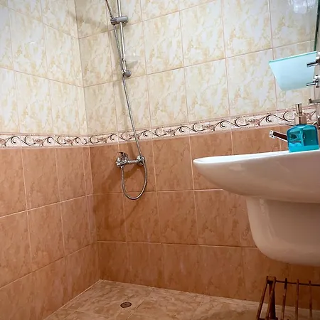 Budget First Sea Line Apt. Flora 아파트 포마리