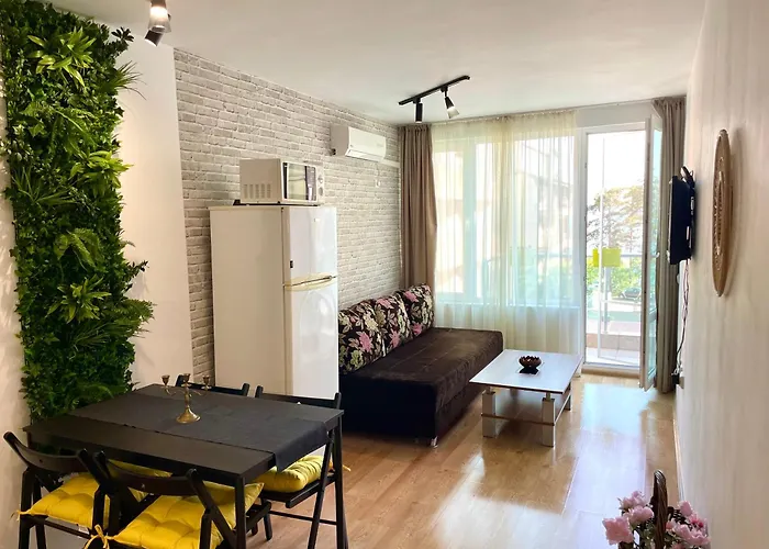 Budget First Sea Line Apt. Flora * Pomorie